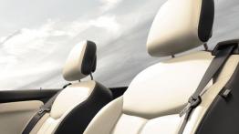 Lancia Flavia Cabrio - widok ogólny wnętrza z przodu