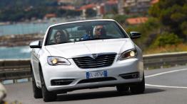 Lancia Flavia Cabrio - widok z przodu