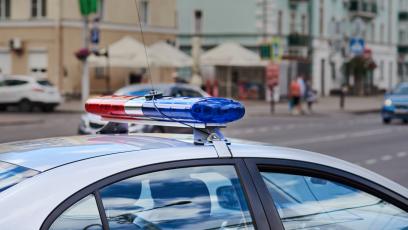 Najdroższy dojazd do pracy w historii. 65 punktów karnych w kilka minut i rozbity radiowóz