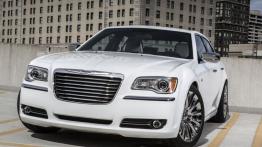 Chrysler 300 Motown Edition - widok z przodu