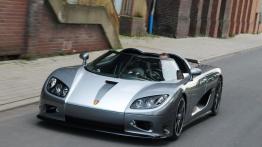 Koenigsegg CCR Edo Competition - przód - reflektory wyłączone