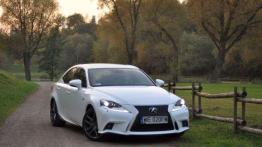 Lexus IS 300h F-Sport - miłość od drugiego wejrzenia