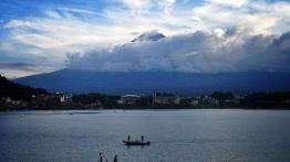 Sushi, sashimi, Toyota, Shinkansen, Fuji i boski wiatr. Motoświat część druga - Japonia