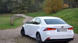 Lexus IS 300h F-Sport - miłość od drugiego wejrzenia