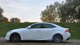 Lexus IS 300h F-Sport - miłość od drugiego wejrzenia