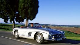 Mercedes SL Historia - widok z przodu