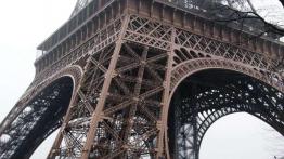 Z Warszawy do Paryża bez tankowania!