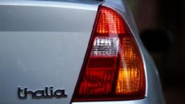 Renault Thalia - lewy tylny reflektor - wyłączony