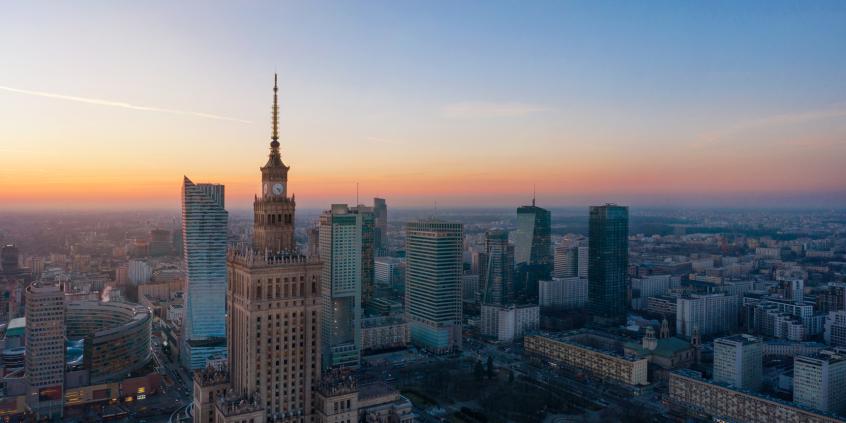 Warszawa poszerza strefę płatnego parkowania. Nowe terminy i kolejne dzielnice na liście zmian
