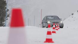 Mercedes S 350 (W221) 4MATIC - widok z przodu