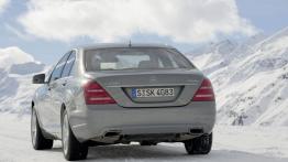 Mercedes S 350 (W221) 4MATIC - widok z tyłu
