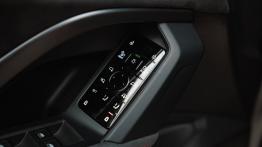 Audi Q5 Sportback e-hybrid quattro 270 kW S Tronic - panel sterowania lusterkami