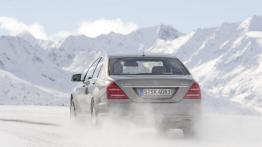 Mercedes S 350 (W221) 4MATIC - widok z tyłu