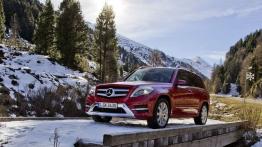 Mercedes GLK 350 4MATIC - widok z przodu