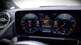 Mercedes-AMG GLA 35 4MATIC - ekran systemu multimedialnego