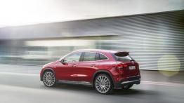 Mercedes-AMG GLA 35 4MATIC - lewy bok