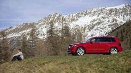 Mercedes GLK 350 4MATIC - lewy bok