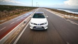 Toyota Auris II Hatchback 5d Hybrid - widok z przodu