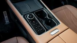 Chery Tiggo 9 Super Hybrid - tunel ¶rodkowy miêdzy fotelami