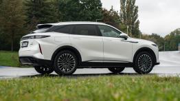 Omoda 9 Super Hybrid - prawy bok