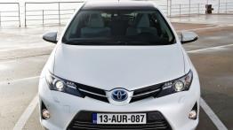 Toyota Auris II Hatchback 5d Hybrid - widok z przodu