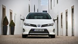 Toyota Auris II Hatchback 5d Hybrid - widok z przodu