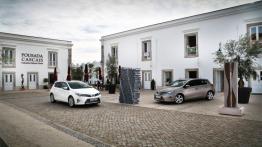 Toyota Auris II Hatchback 5d Hybrid - widok z przodu