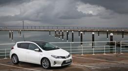 Toyota Auris II Hatchback 5d Hybrid - prawy bok
