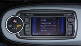Toyota Yaris III Hybrid - radio/cd/panel lcd