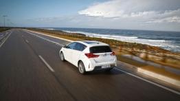 Toyota Auris II Hatchback 5d Hybrid - widok z tyłu