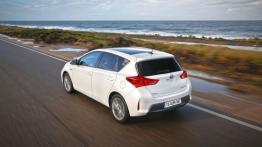 Toyota Auris II Hatchback 5d Hybrid - widok z tyłu