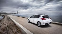 Toyota Auris II Hatchback 5d Hybrid - widok z tyłu