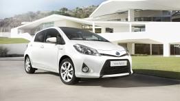 Toyota Yaris III Hybrid - widok z przodu