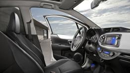 Toyota Yaris III Hybrid - kokpit
