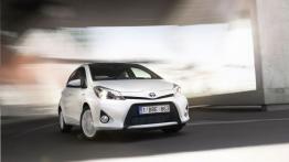 Toyota Yaris III Hybrid - widok z przodu