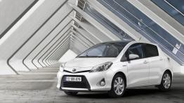 Toyota Yaris III Hybrid - widok z przodu