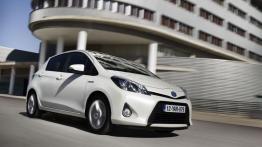 Toyota Yaris III Hybrid - prawy bok