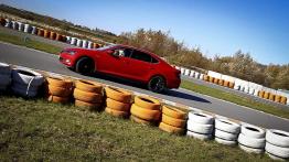 Skoda Superb na torze – nadaje się?