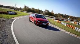 Skoda Superb na torze – nadaje się?