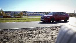 Skoda Superb na torze – nadaje się?