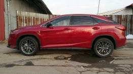 Lexus RX 200t – duży SUV w zatłoczonym mieście