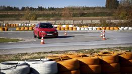 Skoda Superb na torze – nadaje się?