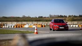 Skoda Superb na torze – nadaje się?