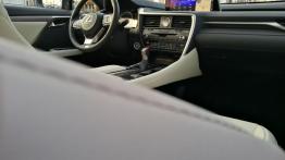 Lexus RX 200t – duży SUV w zatłoczonym mieście