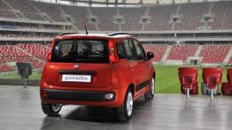 Fiat Panda III - prezentacja w Warszawie - tył - reflektory włączone
