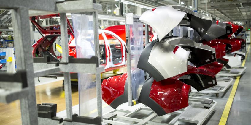 Elektryfikacja nie zastępuje etatów. Europejska motoryzacja likwiduje je 7 razy szybciej