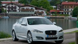 Jaguar XF Facelifting 2.2 Diesel - widok z przodu