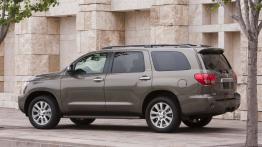 Toyota Sequoia II