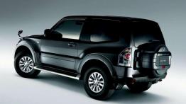 Odświeżony Mitsubishi Pajero pokazany w Japonii