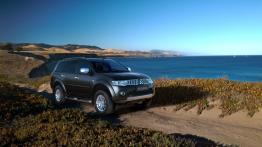 Mitsubishi Pajero Sport II - widok z przodu